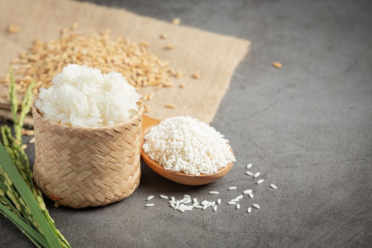 Jak gotować ryż - jaki czas, ile kcal i w czym - rozwiązanie odwiecznego problemu